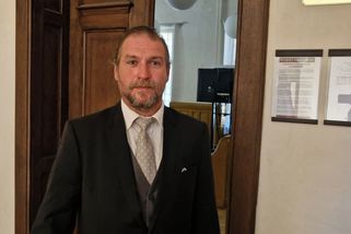 Chovatel koní znásilnil tři teenagerky, dostal šest let. Lhářky, řekl po soudu - Novinky